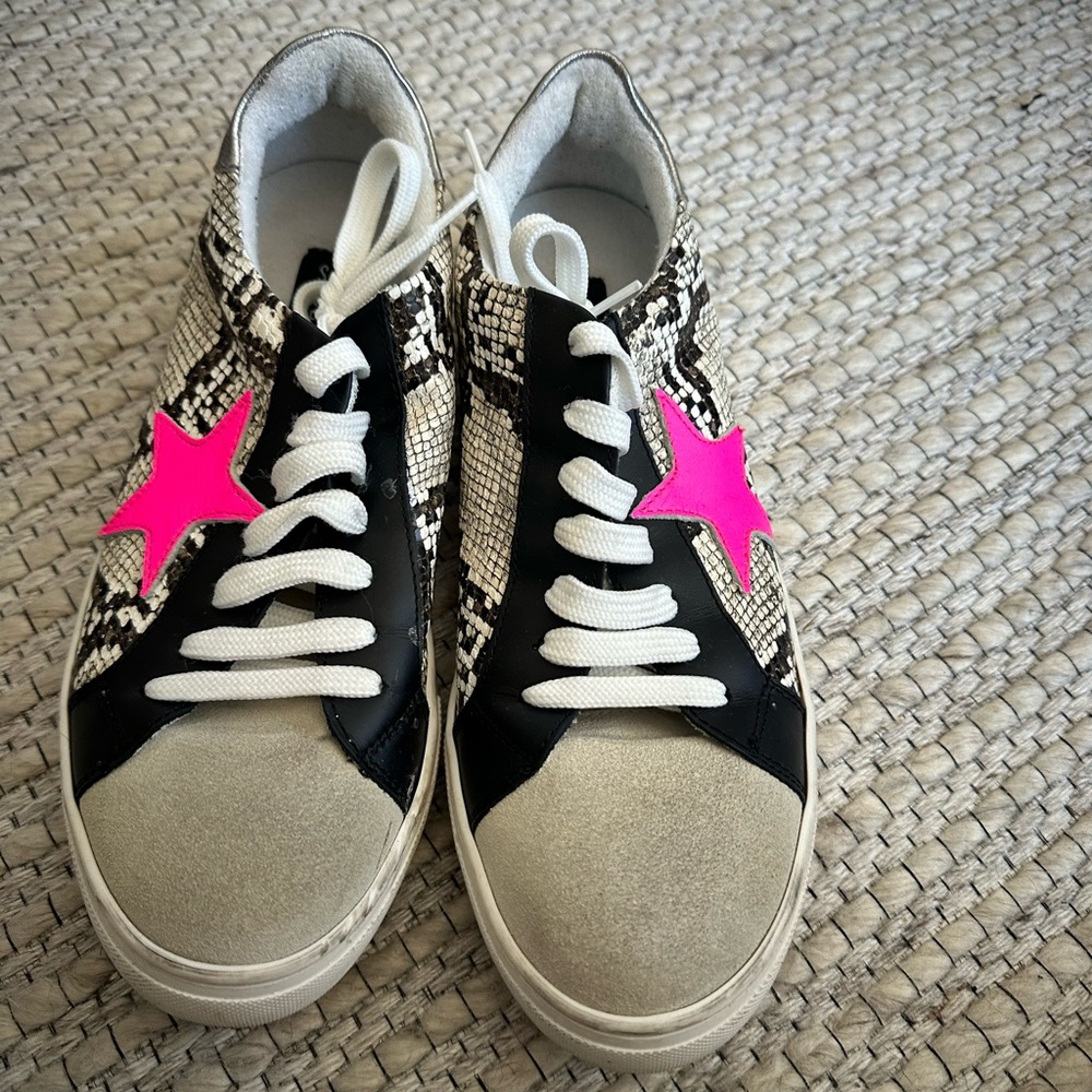 Steve Madden sneakers size 9 (hardly warn)